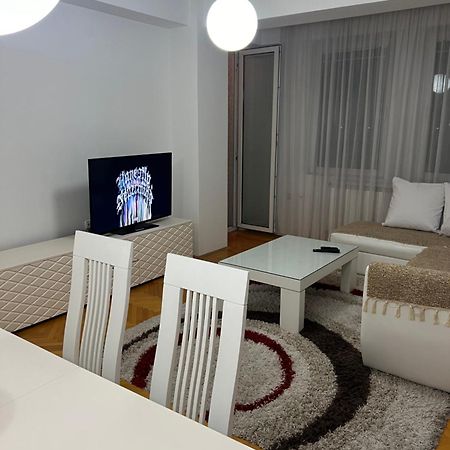 Karas Apartments Skopje Eksteriør billede